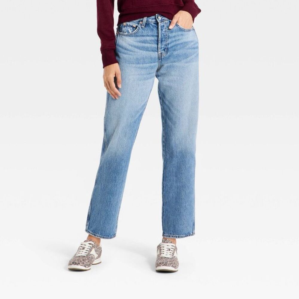 Women's Mid-Rise Boyfriend Jeans - Universal Thread Vintage Light Wash 2